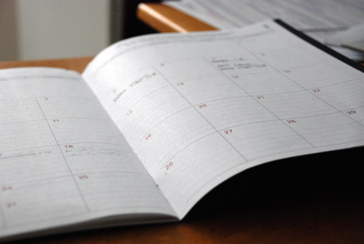 A 30-Day Plan: Signal Desk, Academy and Virtual Portfolio Together